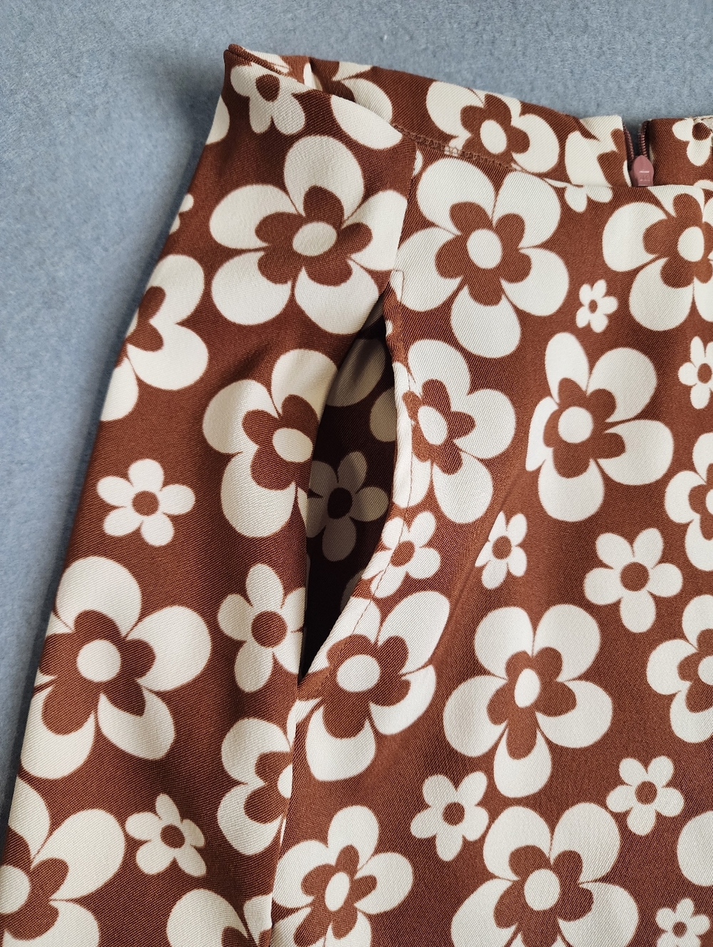 Altar'd State Brown & Cream Floral A-Line Mini Skirt Retro Style Small - Picture 2 of 10